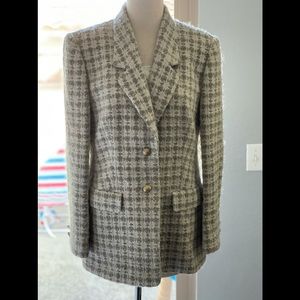 Louis Feraud women’s blazer size 12 sage and beige